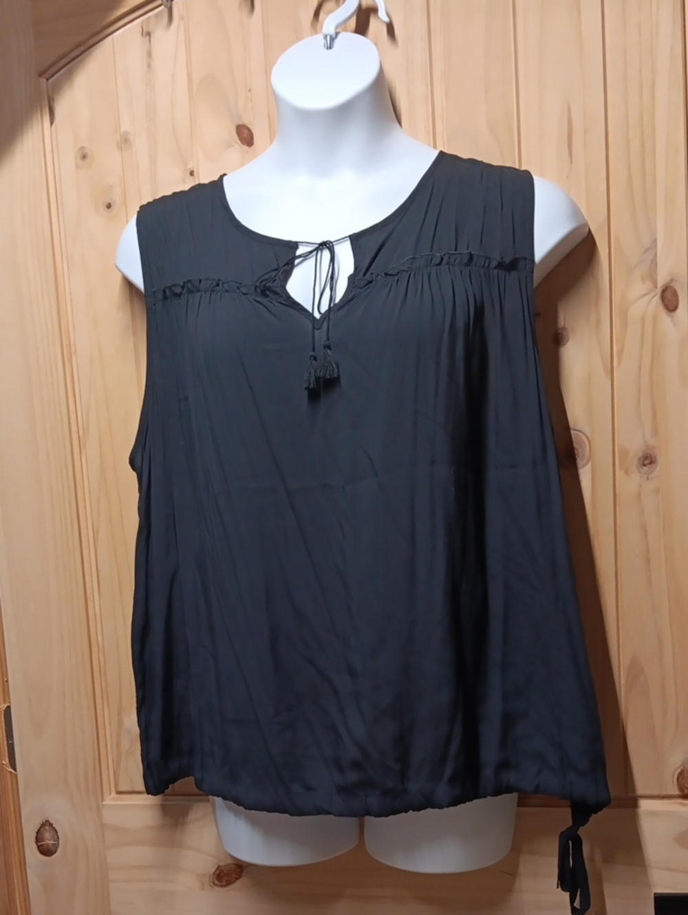 Levi's Black Sleeveless Tassel Tie Tank Top NWOT